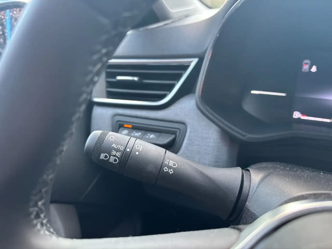 Renault Clio Citadine 5 portes — photo 20