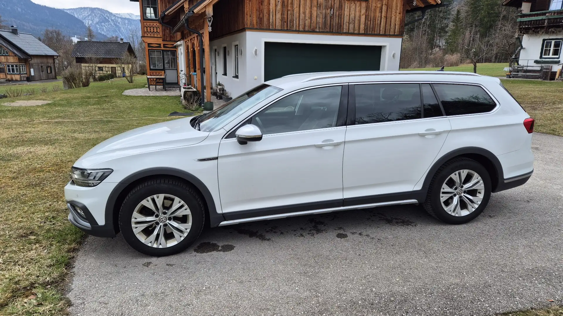 Volkswagen Passat Alltrack 2,0 TDI SCR 4Motion DSG Weiß - 2