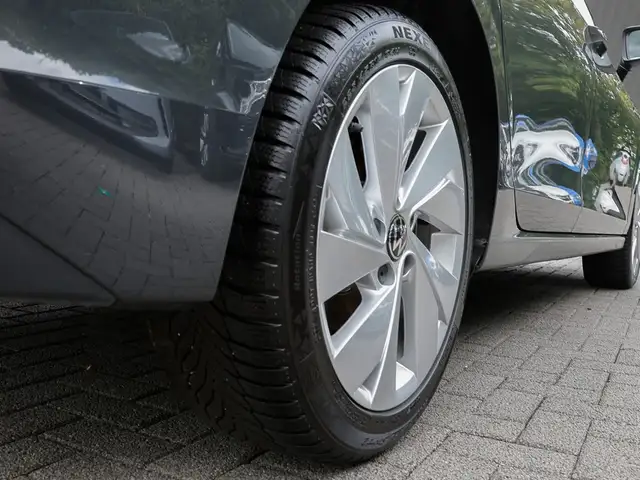 Volkswagen Golf view 7