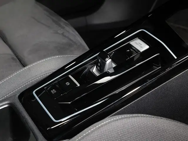 Volkswagen Golf view 11