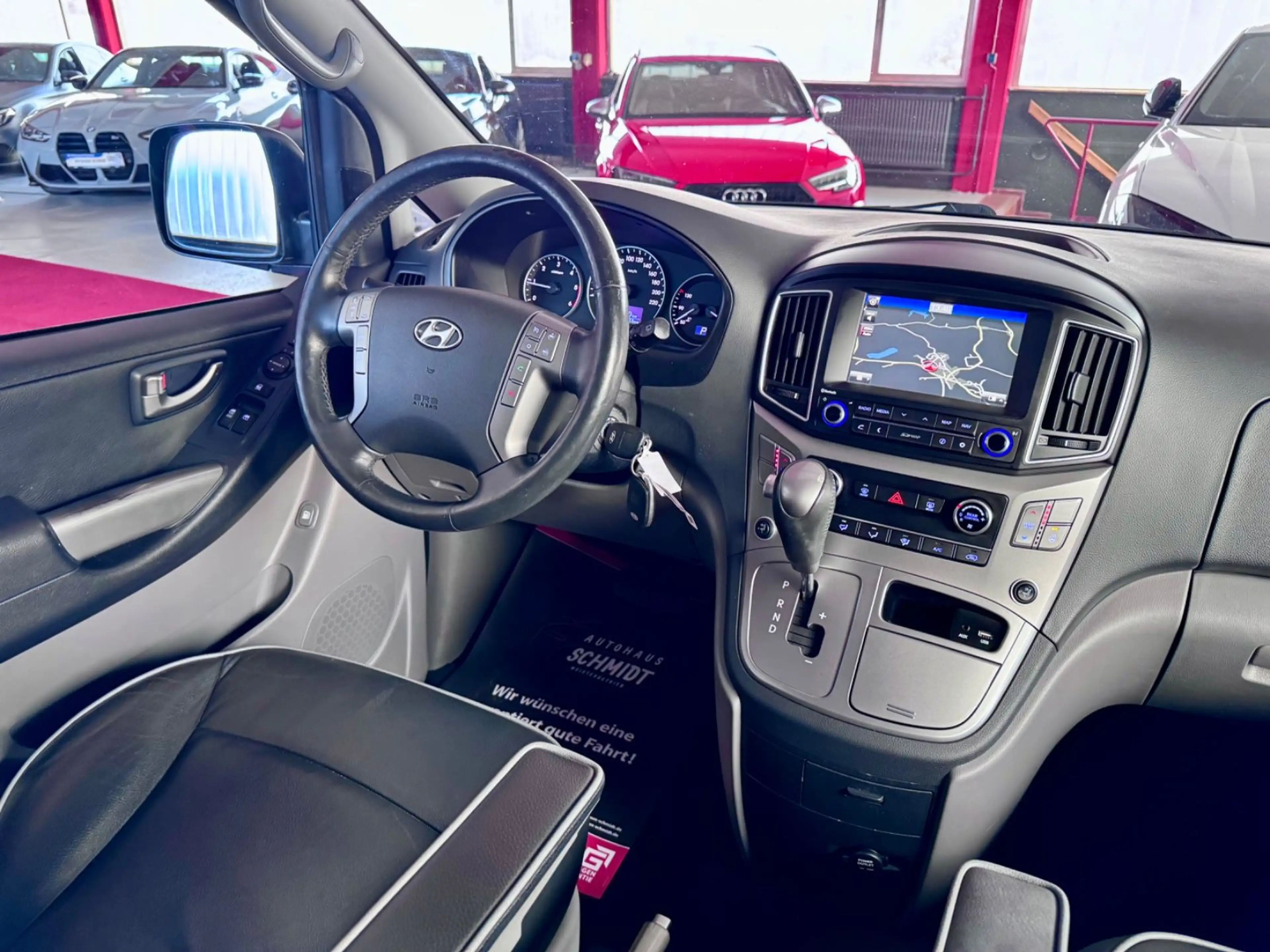 Hyundai H-1 Travel Comfort Leder Navi Automatik Kamera — photo 3
