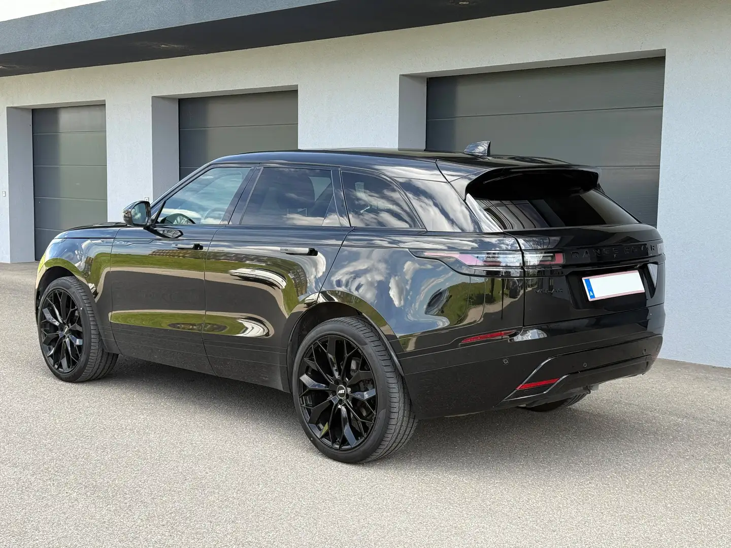 Land Rover Range Rover Velar Range Rover Velar D200 MHEV Allrad Dynamic SE Aut. Dynamic SE Schwarz - 2