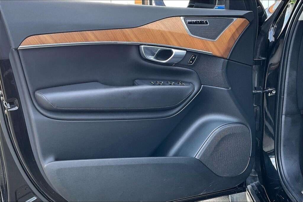 2024 Volvo XC90 B6 Awd thumb 18