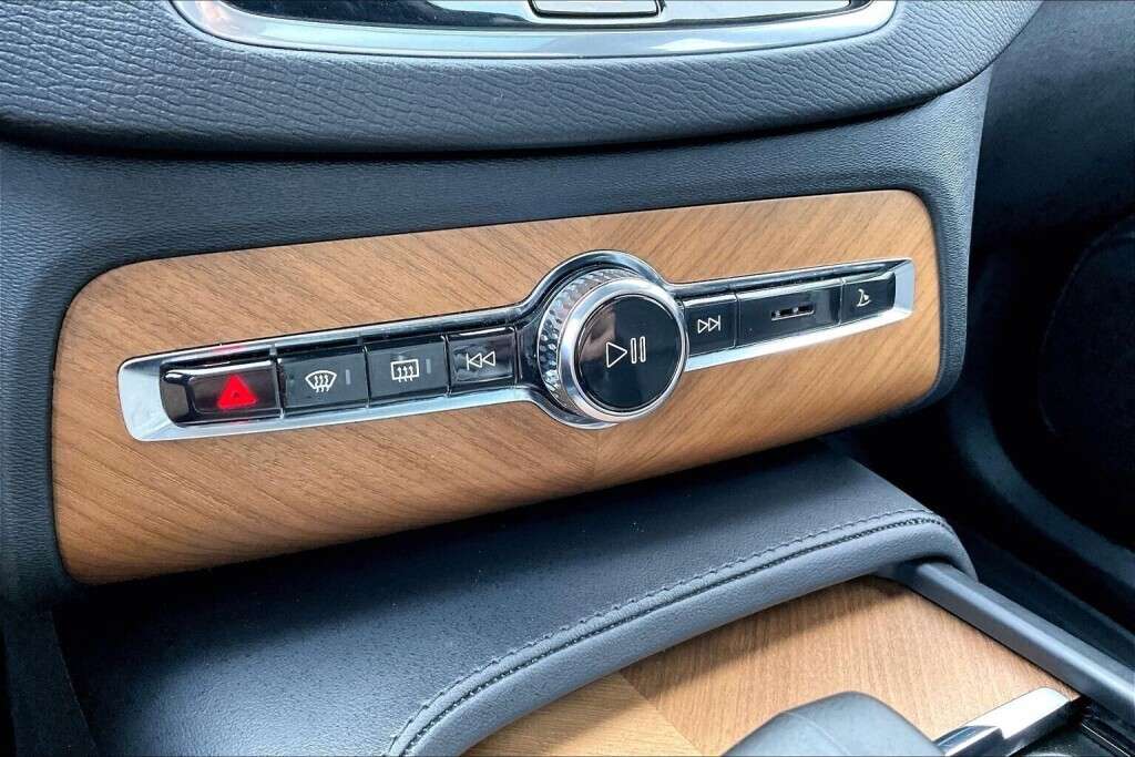 2024 Volvo XC90 B6 Awd thumb 24