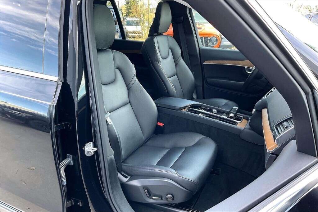 2024 Volvo XC90 B6 Awd thumb 7