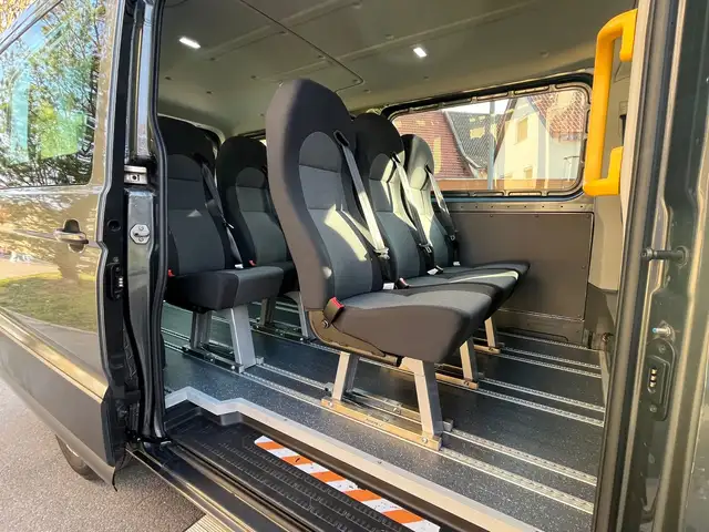 Volkswagen Crafter CRAFTER 2,0 TDI 9 SITZER KAMERA AHK KLIMA RAMPE