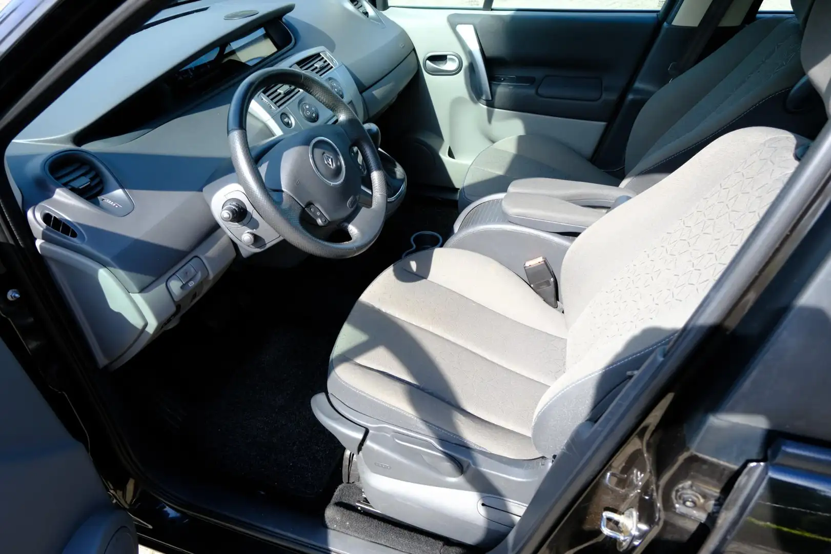 Renault Scenic 1.6-16V Business Line Aut. Pano|Navi|Clima Zwart - 2
