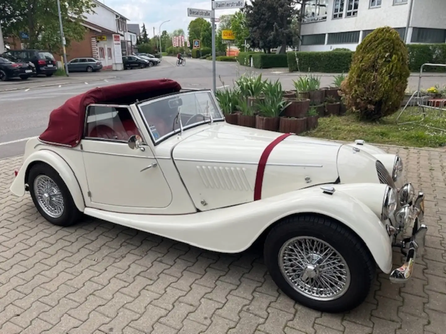 Morgan Plus 4 Drophead Coupe mit traumhafter Patina Bej - 2