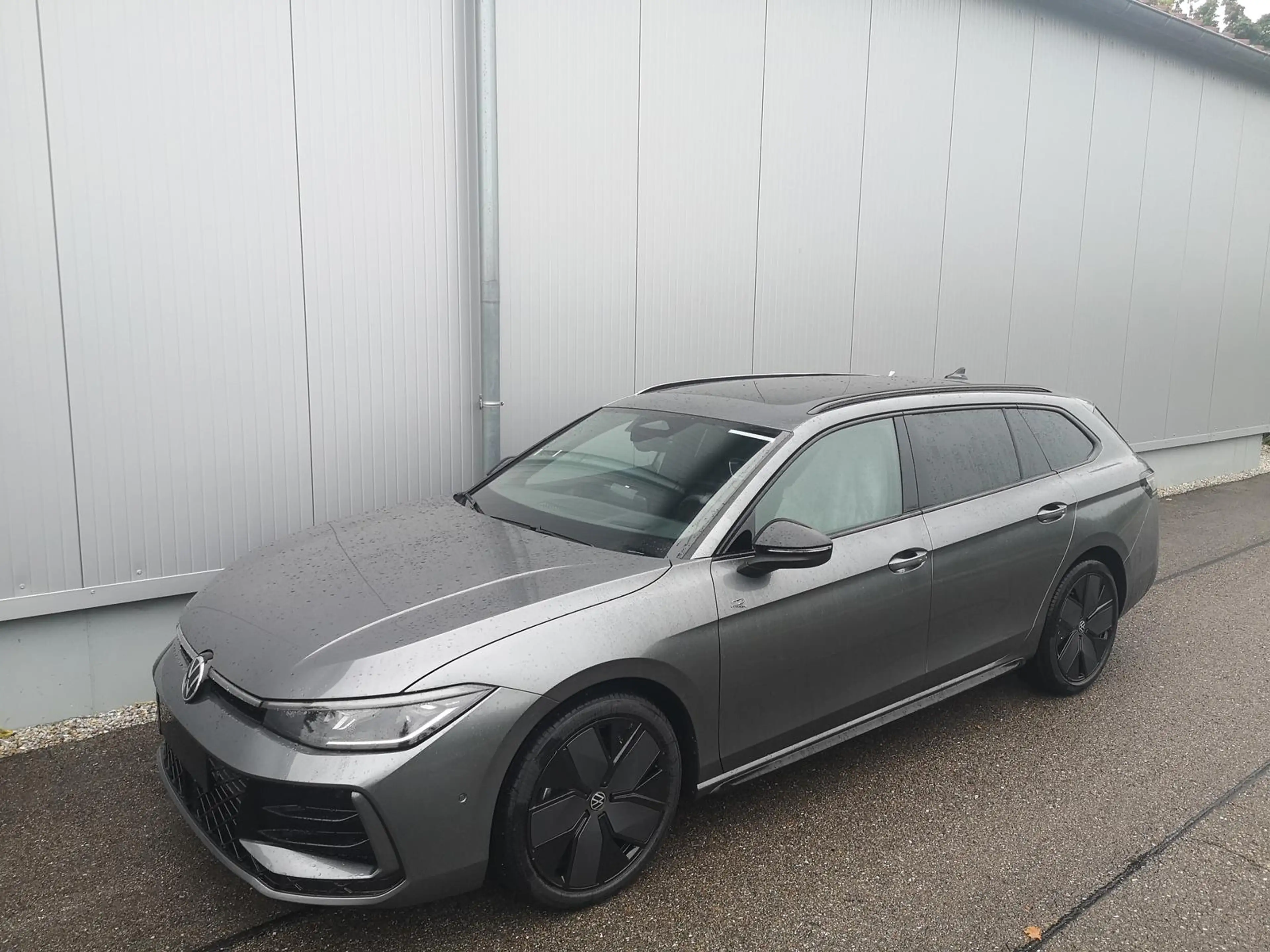 Volkswagen Passat Variant 2.0 TDI DSG 4Motion R-Line Pano 19 Zoll Head Up AH