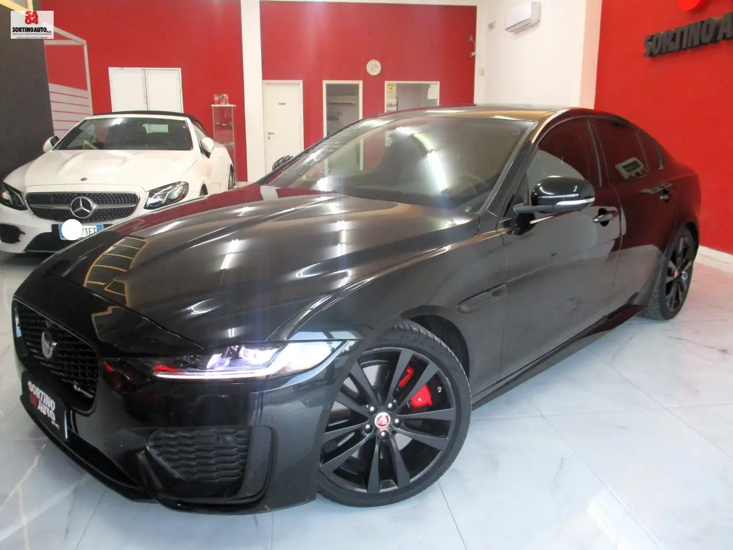 Jaguar XE 2.0 D 204cv R-Dynamic SE rwd auto-2021 KM40000 Nero - 1