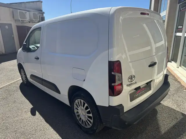 Toyota Proace view 3