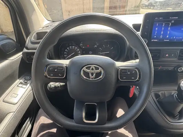 Toyota Proace view 15