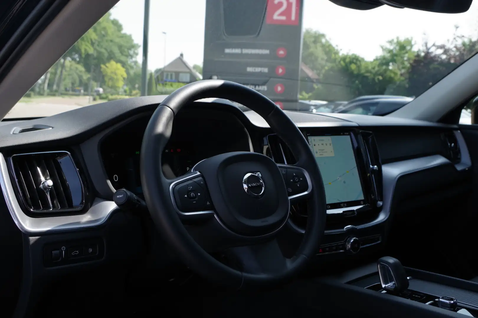 Volvo XC60 2.0 T6 Plug-in hybrid 340 PK AWD Inscription, Pano Schwarz - 2