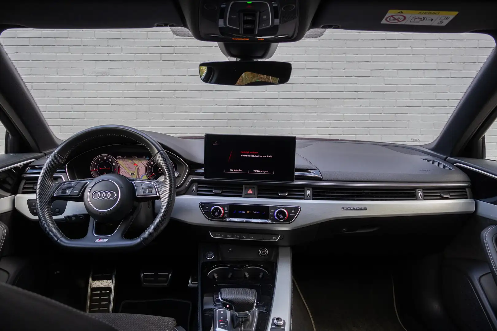 Audi A4 Avant 45 TFSI quattro edition one Grijs - 2