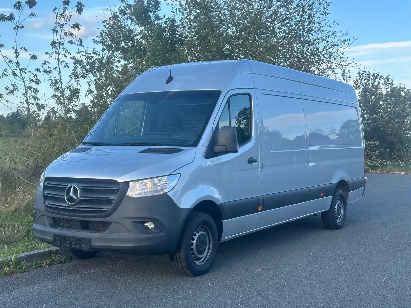 Mercedes-Benz Sprinter 315 CDI RWD L3 / L4 MBUX 1.Hand HU01.2027 Silber - 1