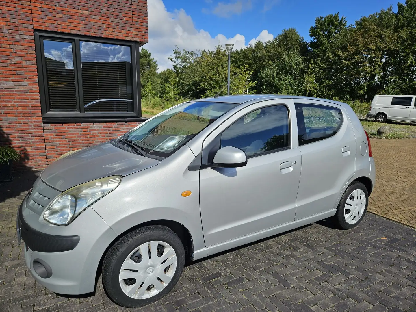 Nissan Pixo 1.0 Acenta Airco 5D 2010 grijs 50KW Grijs - 2