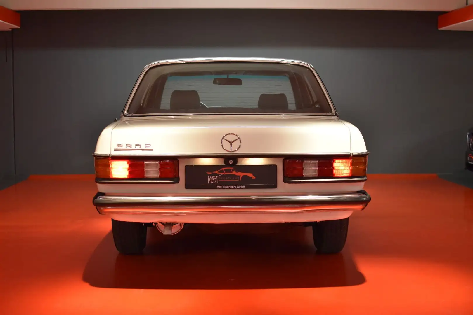 Mercedes-Benz 230 E/2,3 136PS/W123/DEUTSCHES AUTO/WENIG KM/TOP! Wit - 2