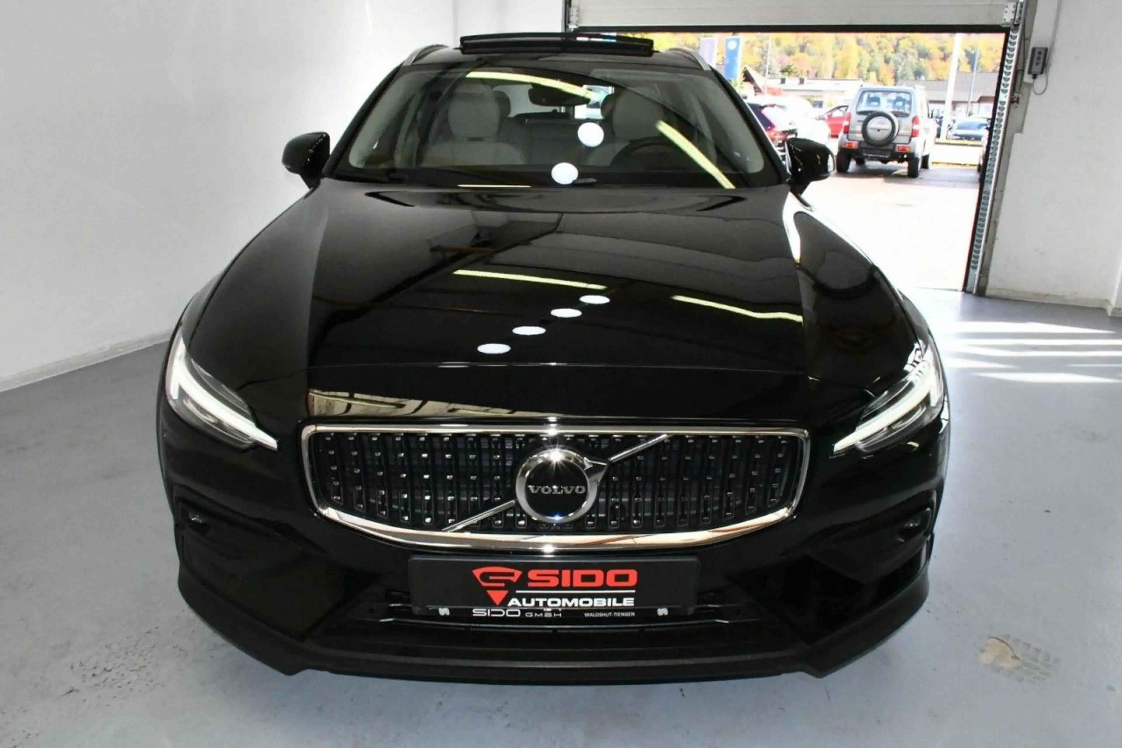Volvo V60 Cross Country Country B4 AWD Ultim ACC*PAN*HuD*MASSG Klima Navi — photo 3