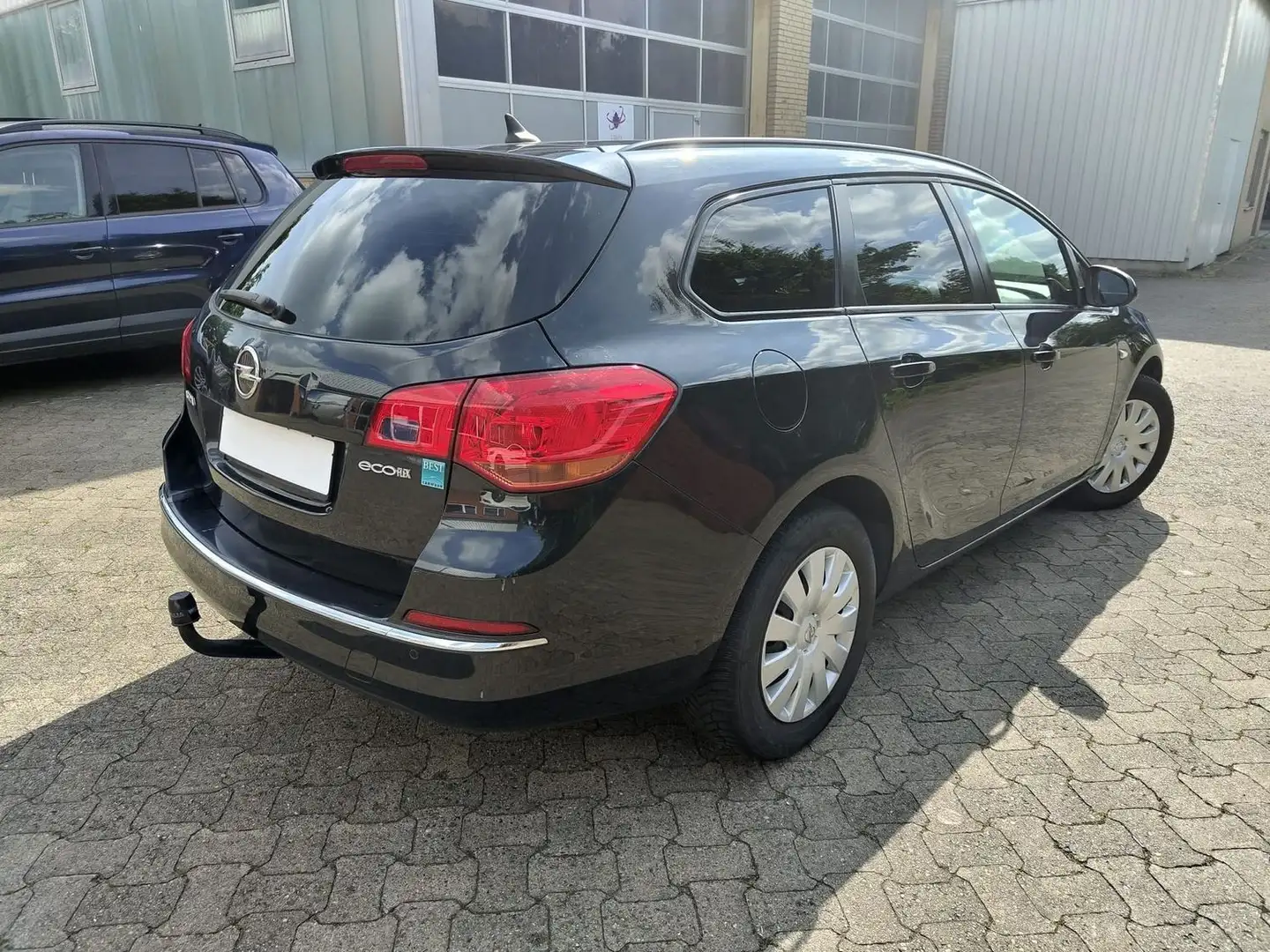 Opel Astra Edition 1,6CDTI Kombi*Navi*AHK*Standheizung*PDC* Schwarz - 2
