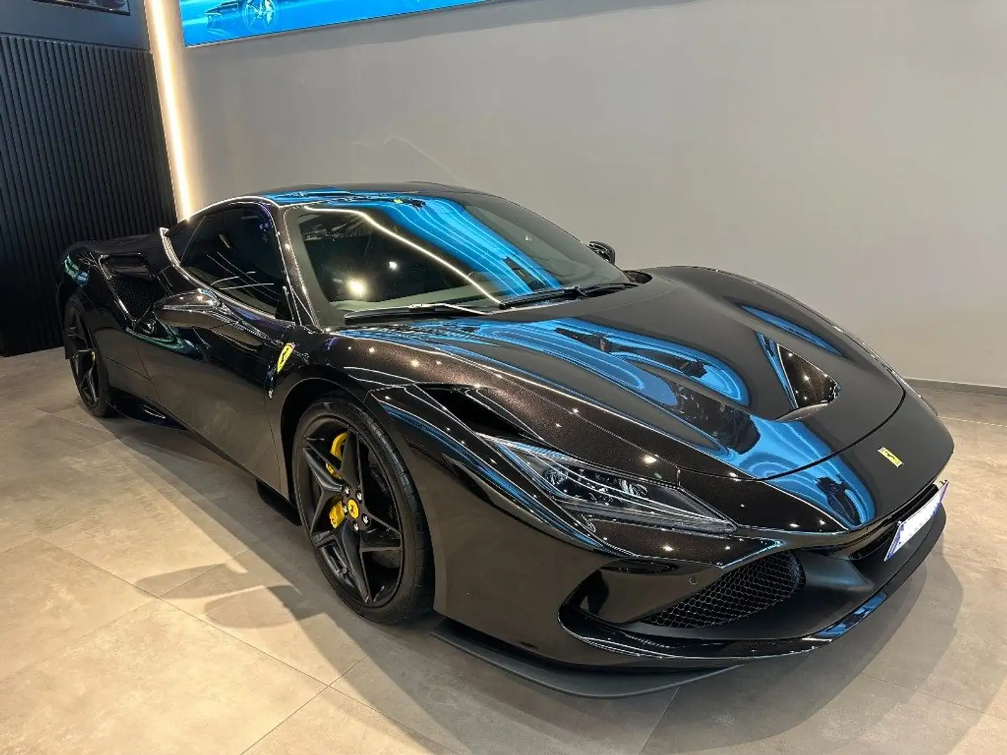 Ferrari F8 Tributo TRIBUTO - FERRARI F8 Tributo Negru - 2