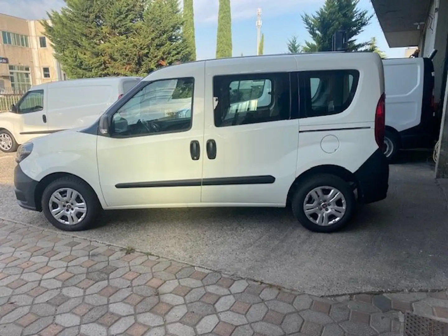 Fiat Doblo 1.3 MTJ 95 CV N1 COMBI 5 Posti Weiß - 2