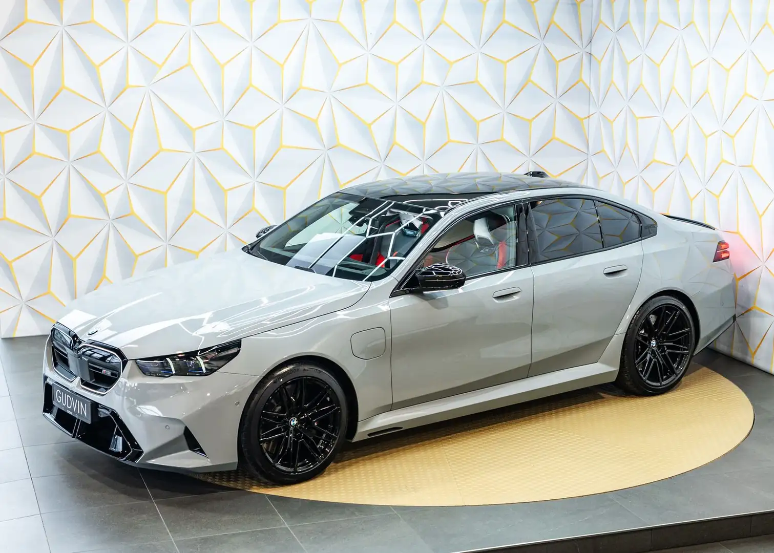 BMW M5 Carbon/Bowers&Wilkins/STOCK Gris - 1