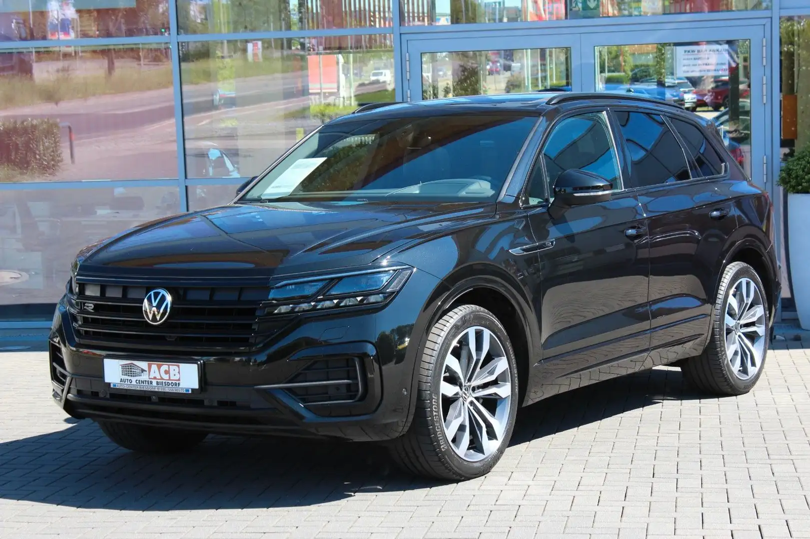 Volkswagen Touareg R-Line IQ LED Stdhzg AHK DynAud Luft 21" Negro - 2