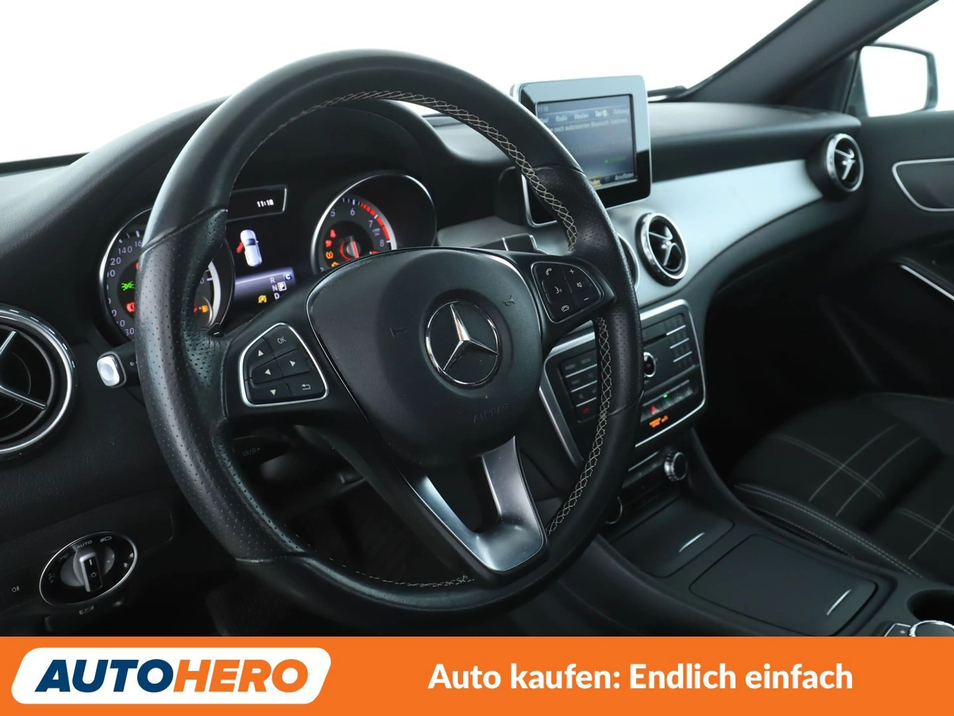 Mercedes-Benz GLA 200 GLA 200 Score Urban Aut.*NAV*BI-XENON*TEMPO*PDC* — photo 11