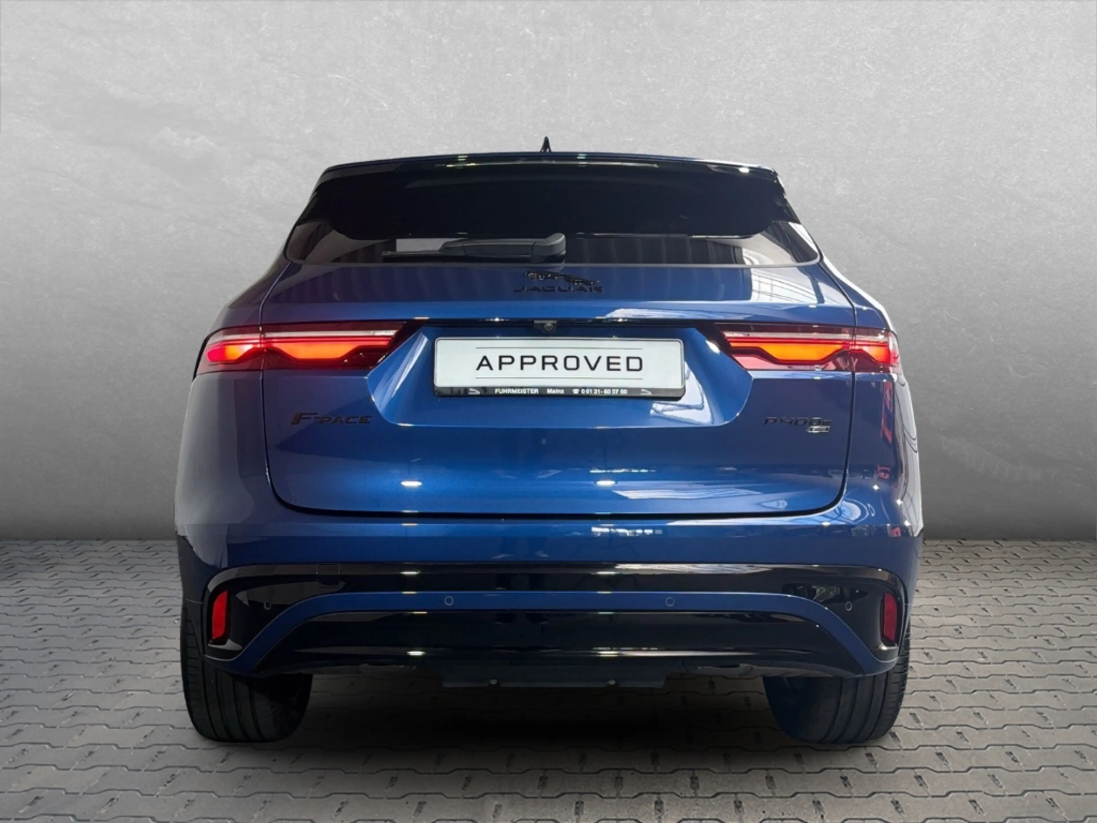 Jaguar F-Pace Plug-In Hybrid P400e AWD R-Dynamic S — photo 7