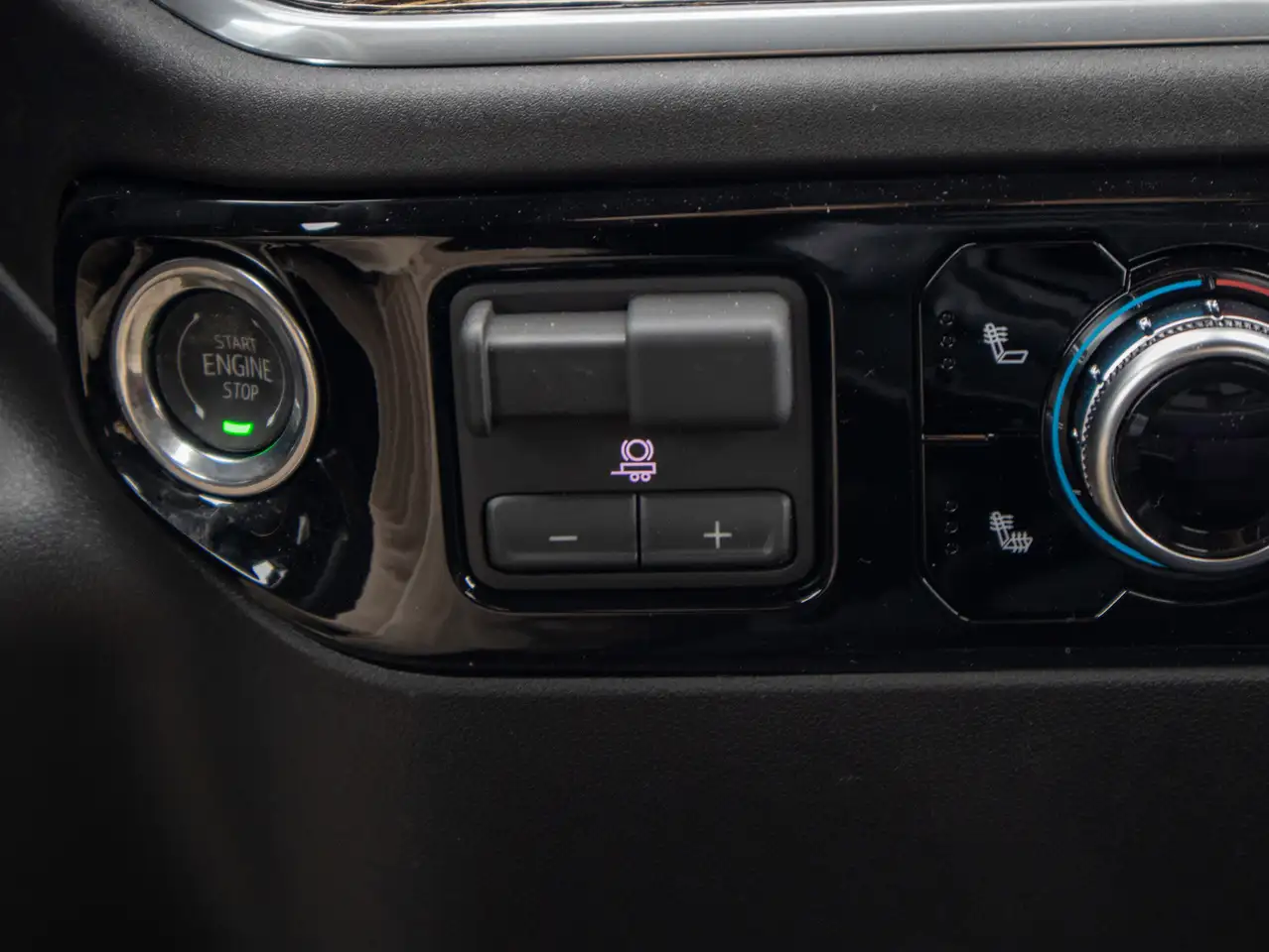GMC Sierra 3500HD снимка GMC Sierra 3500HD