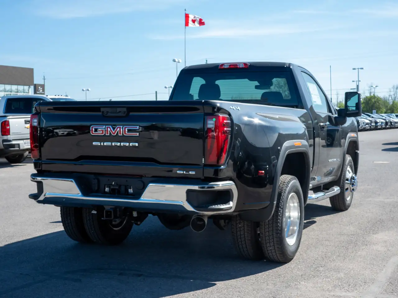 GMC Sierra 3500HD снимка GMC Sierra 3500HD