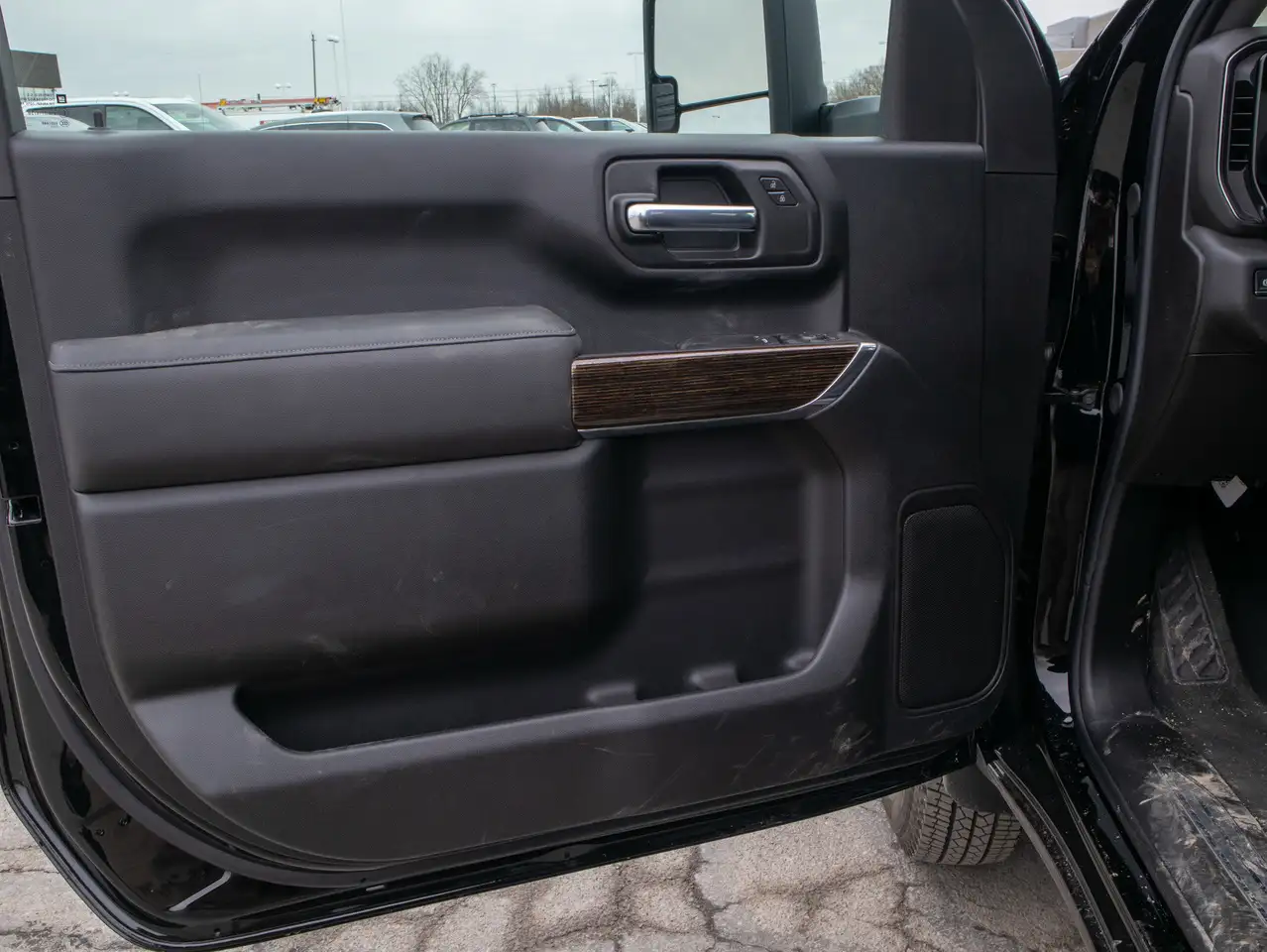 GMC Sierra 3500HD снимка GMC Sierra 3500HD