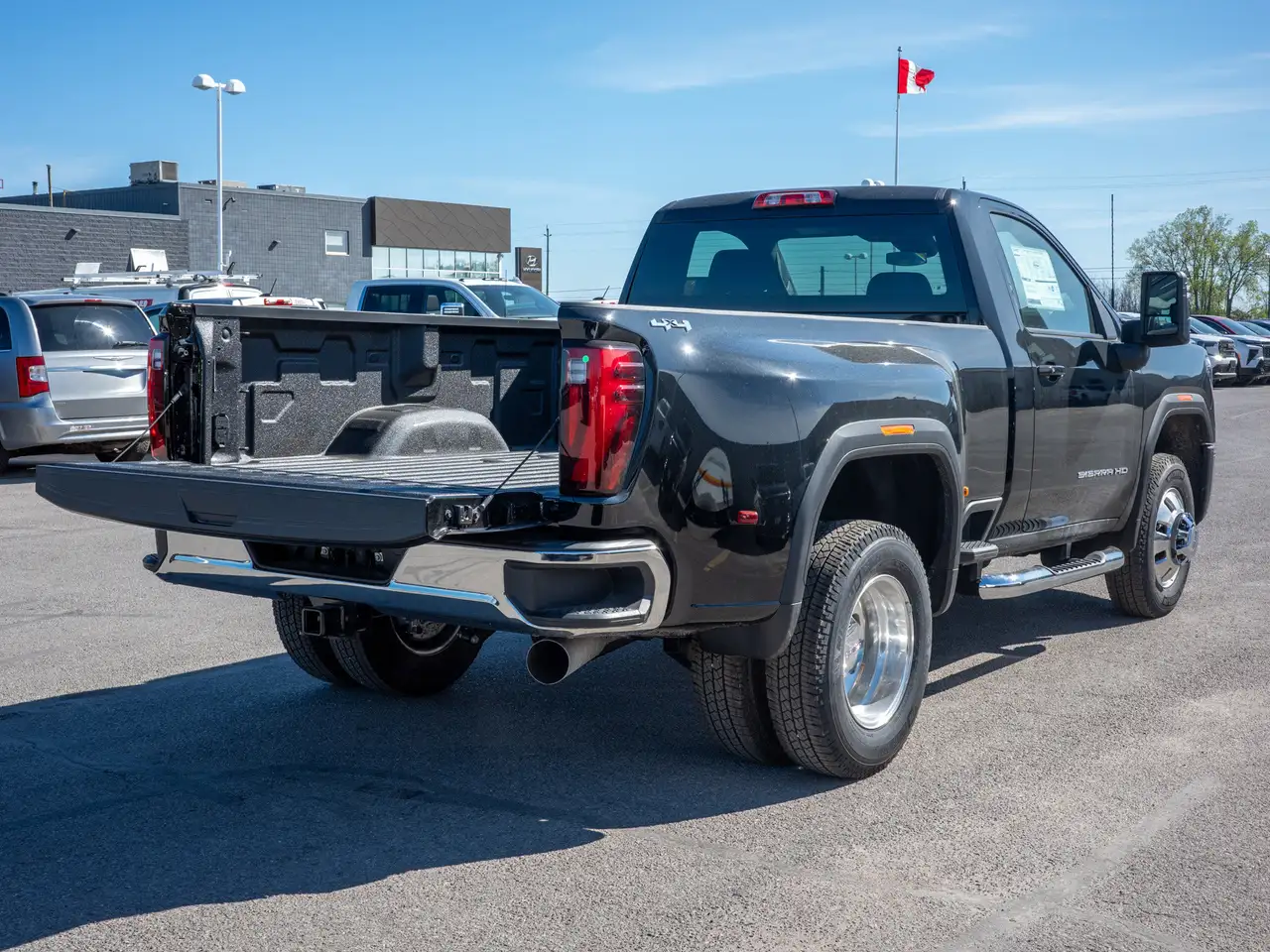 GMC Sierra 3500HD снимка GMC Sierra 3500HD