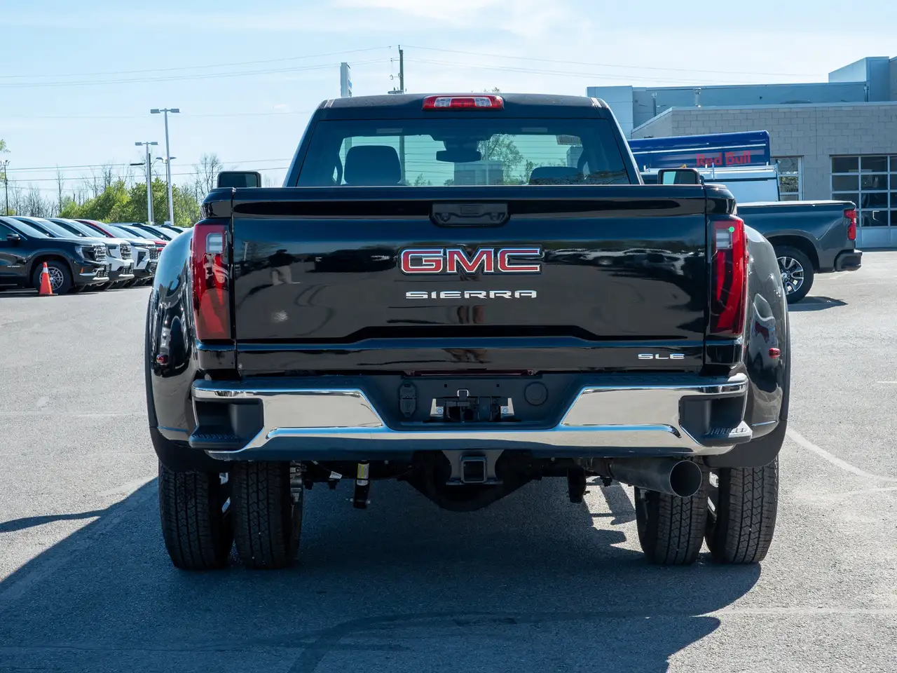 GMC Sierra 3500HD снимка GMC Sierra 3500HD