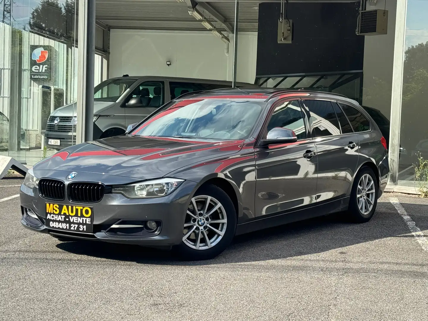 BMW 320 320d Touring // attache remorque // panorama Noir - 1