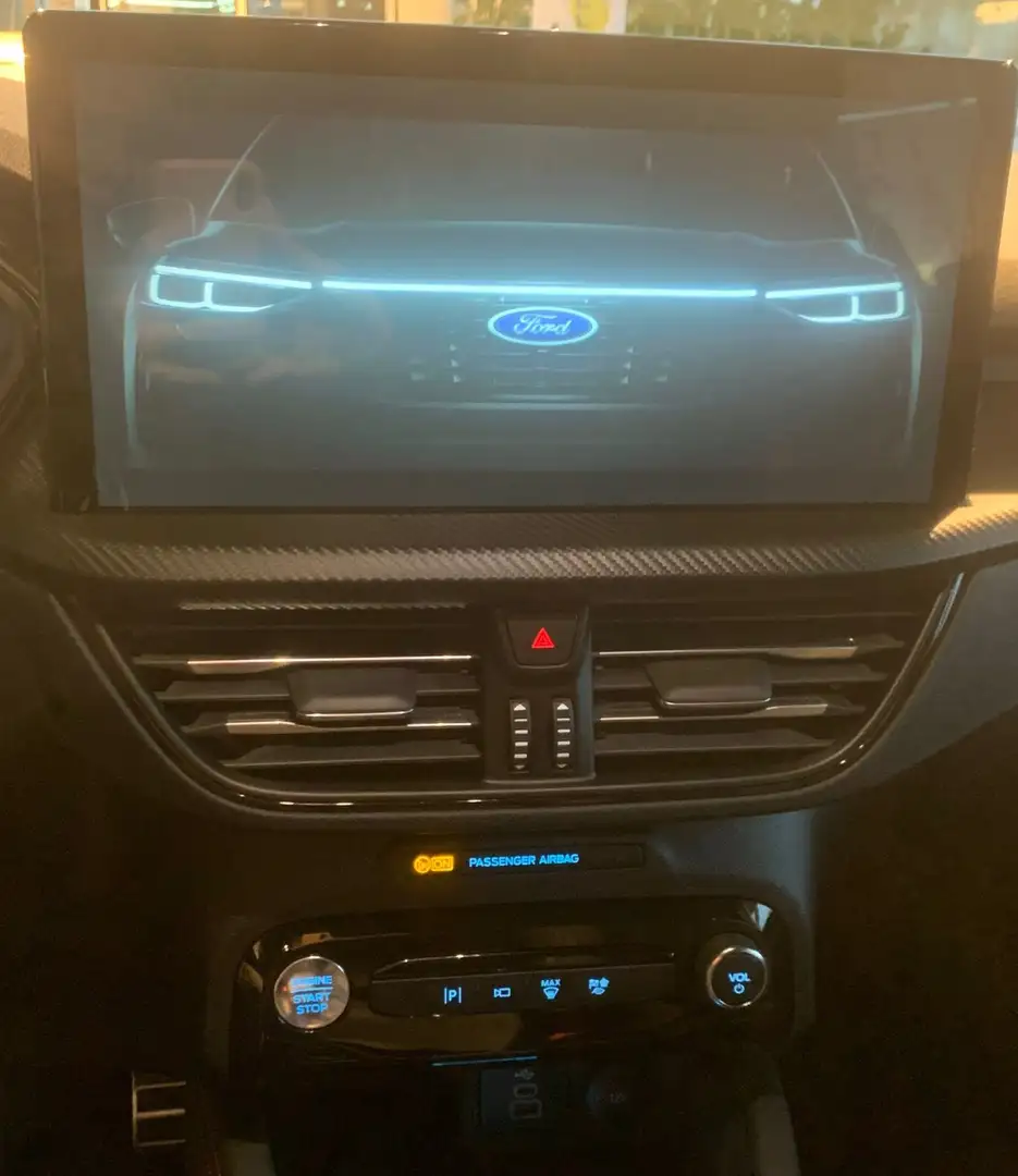 Ford Kuga Hybrid ST-Line X Vert - 2