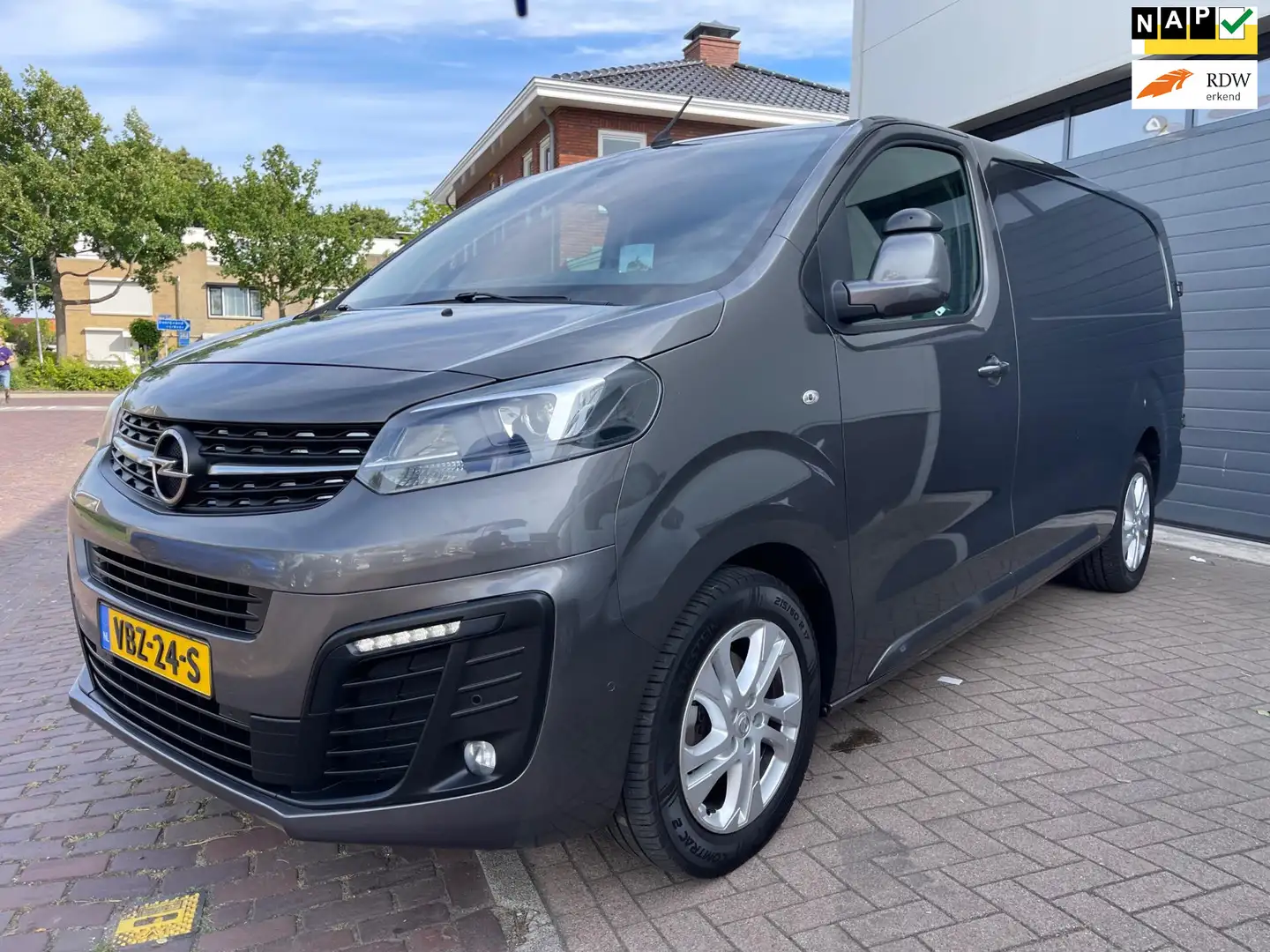 Opel Vivaro 2.0 CDTI L3H1 Innovation/Navi/Camera/Head up/Stoel Grijs - 1