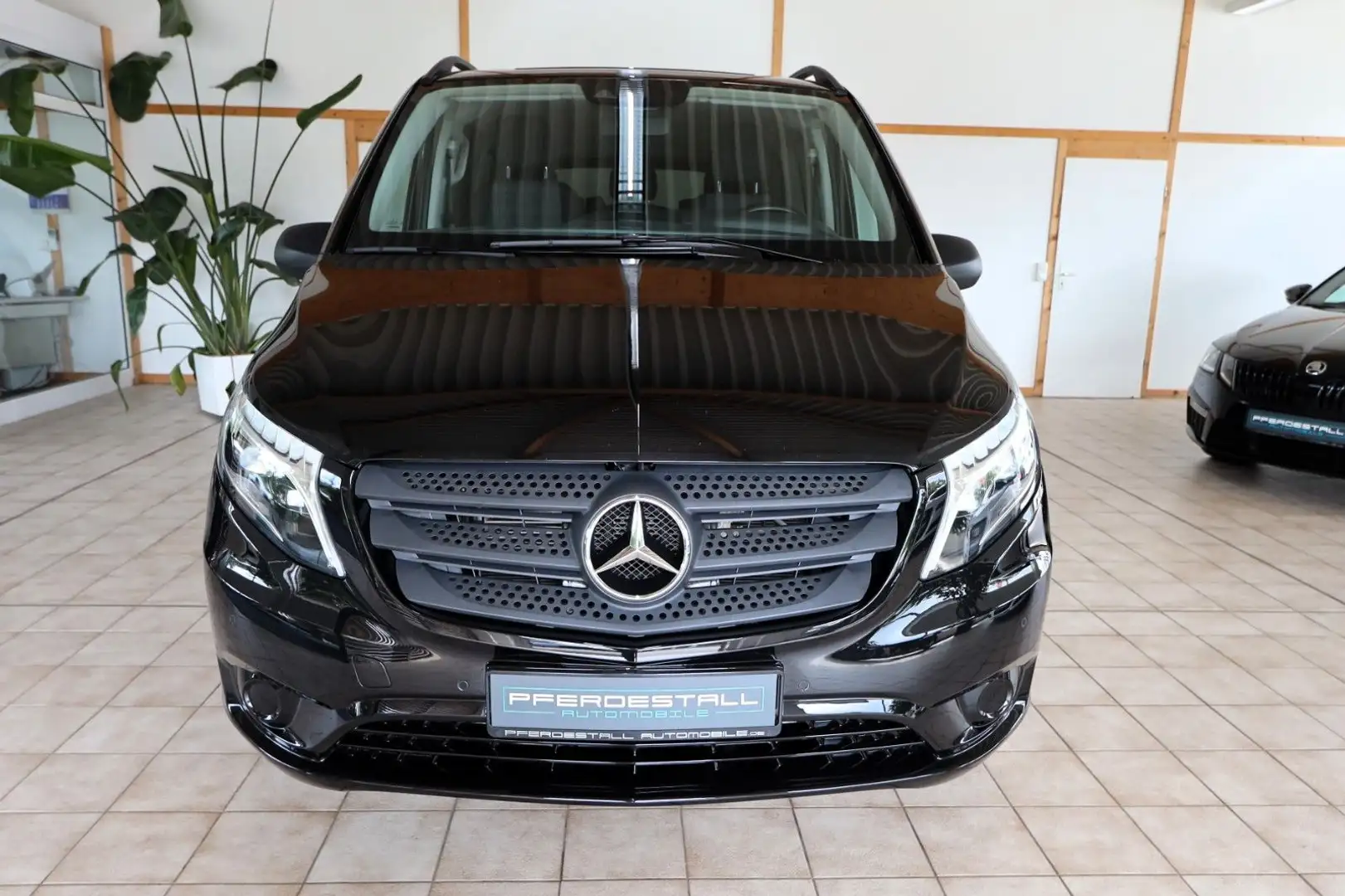 Mercedes-Benz Vito Mixto 119 CDI 4MATIC lang LED STHZ AHK KAM Negro - 2
