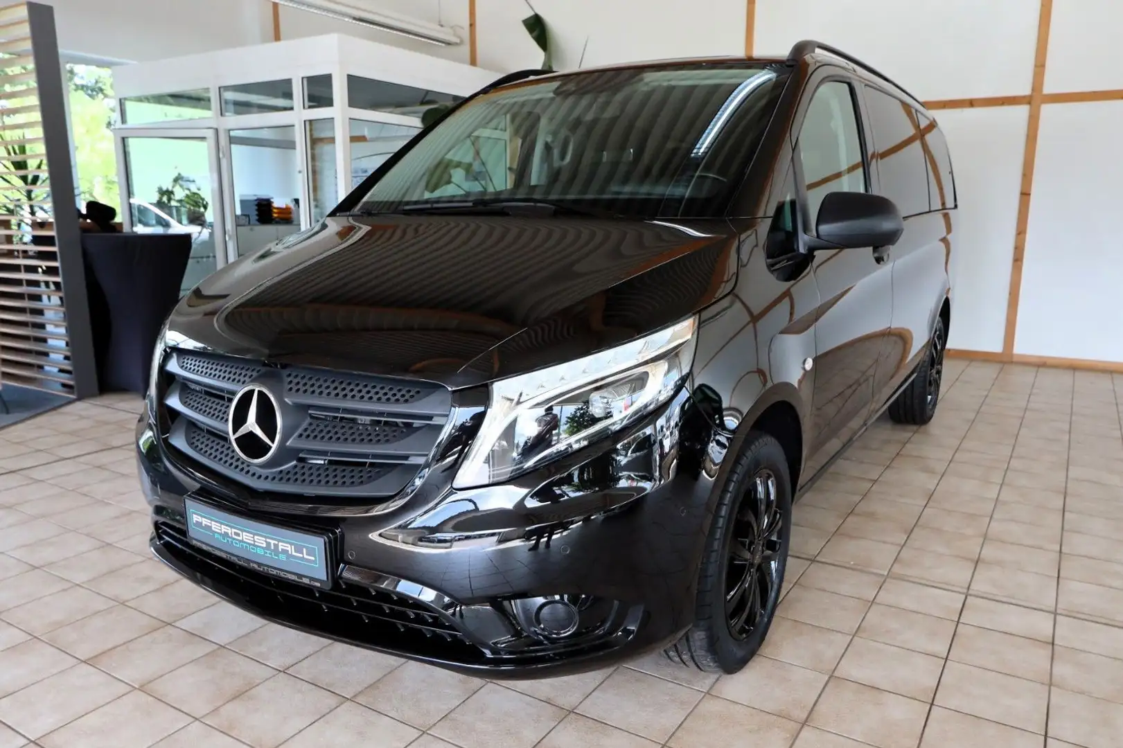 Mercedes-Benz Vito Mixto 119 CDI 4MATIC lang LED STHZ AHK KAM Negro - 1