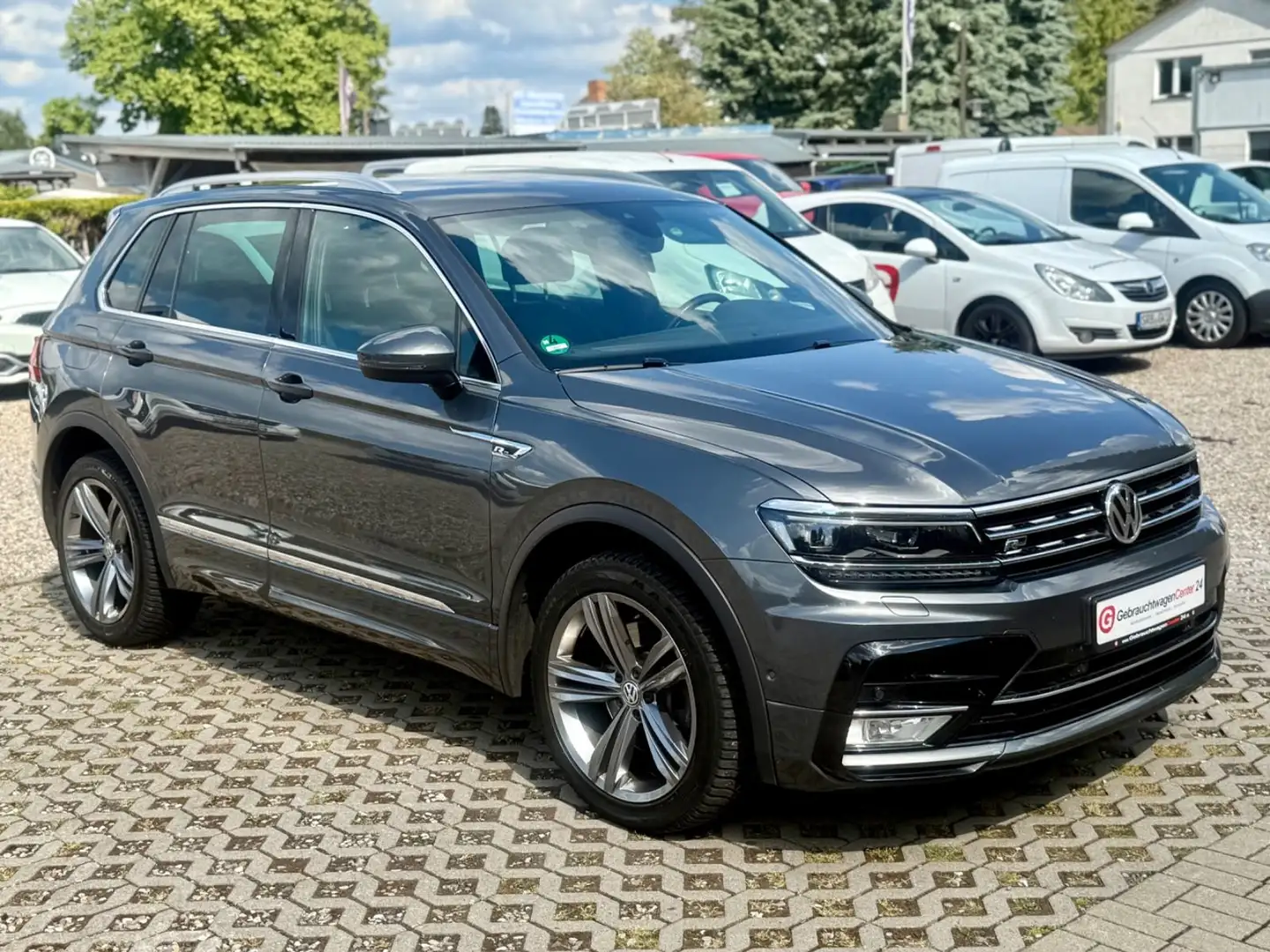 Volkswagen Tiguan Auto. R-Line Highline 4Motion Navi Gris - 2