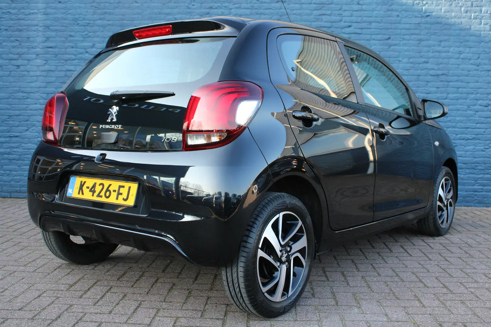 Peugeot 108 1.0 e-VTi Allure | Navi by app | Apple Carplay | L Zwart - 2