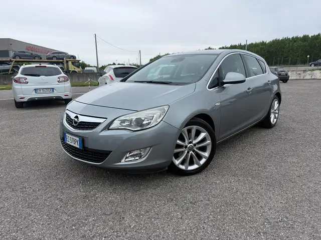 Opel Astra 5p 1.7 cdti Cosmo 125cv Porta Cicli Originale !!!