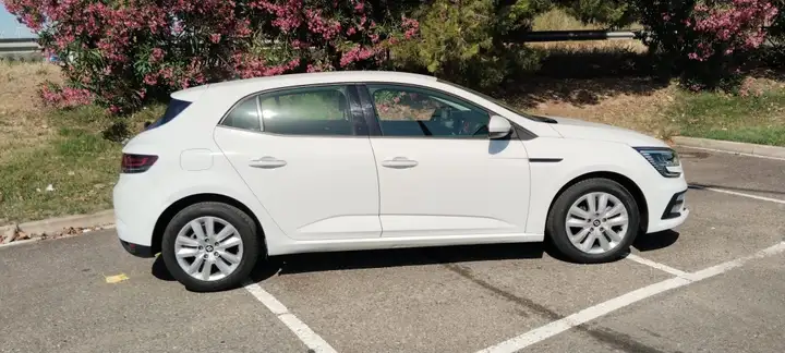 Renault Mégane 2023, foto 18