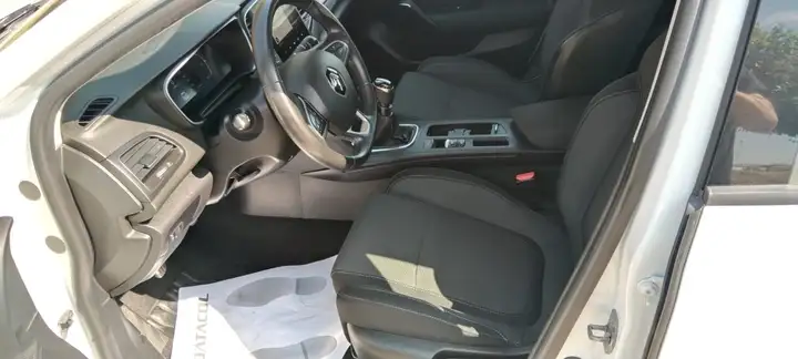 Renault Mégane 2023, foto 13