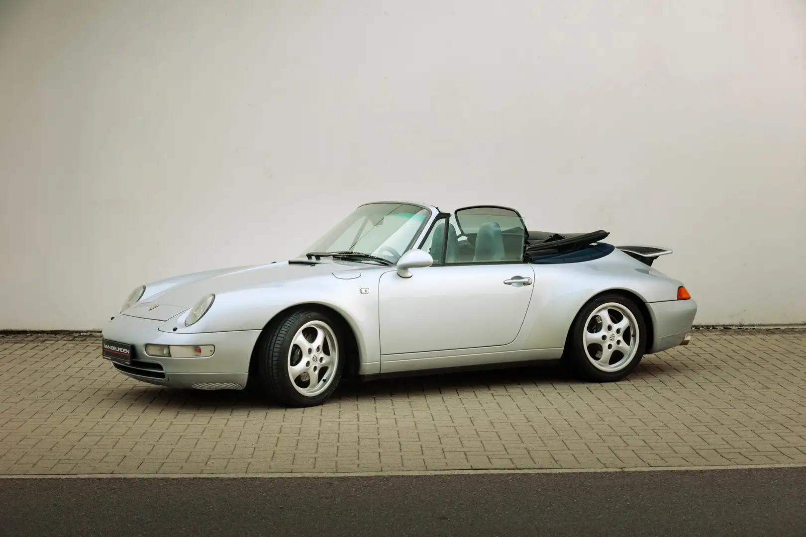Porsche 993 911 Carrera Cabrio Argent - 2