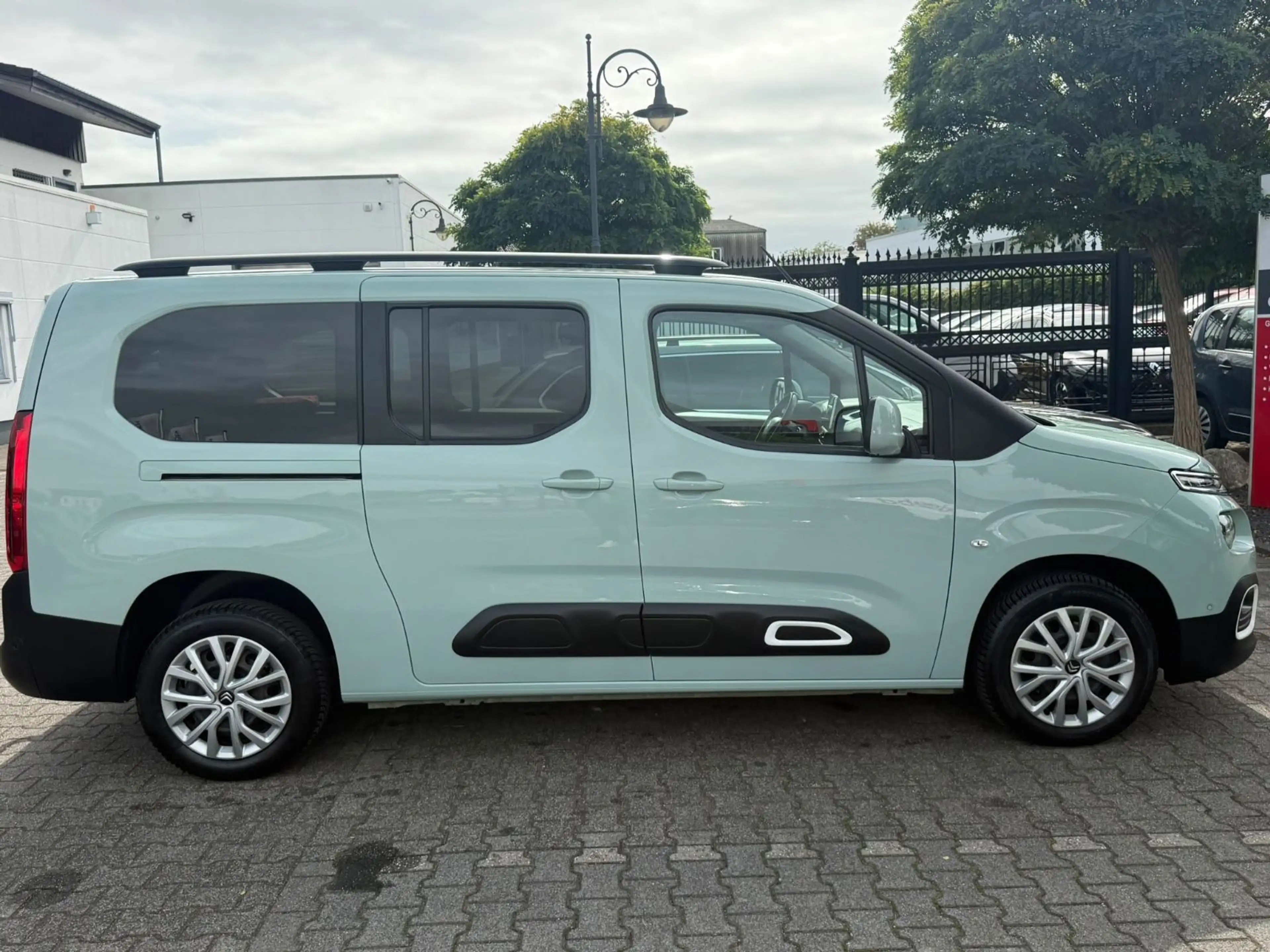 Citroen Berlingo Shine XL |7 Sitzer| — photo 6