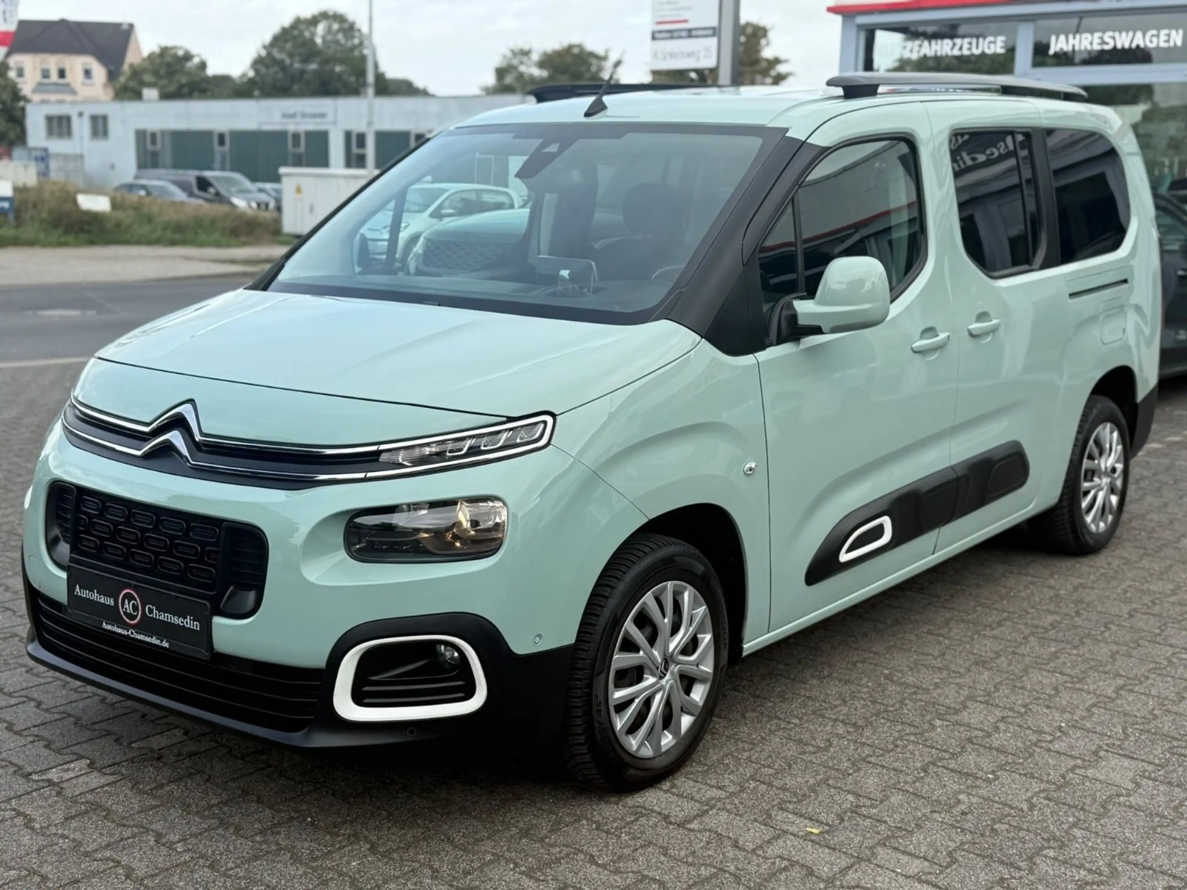 Citroen Berlingo Shine XL |7 Sitzer| — photo 2
