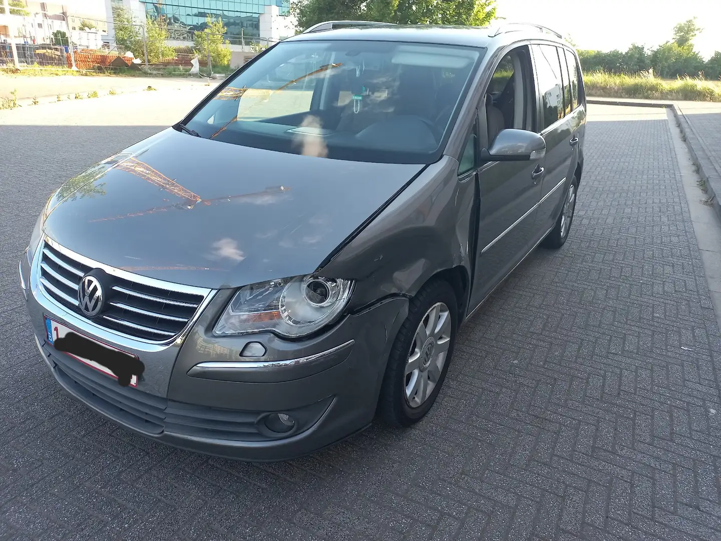 Volkswagen Touran 1.4 TSI Highline DSG (Pour Marchand ou Export) Grijs - 2