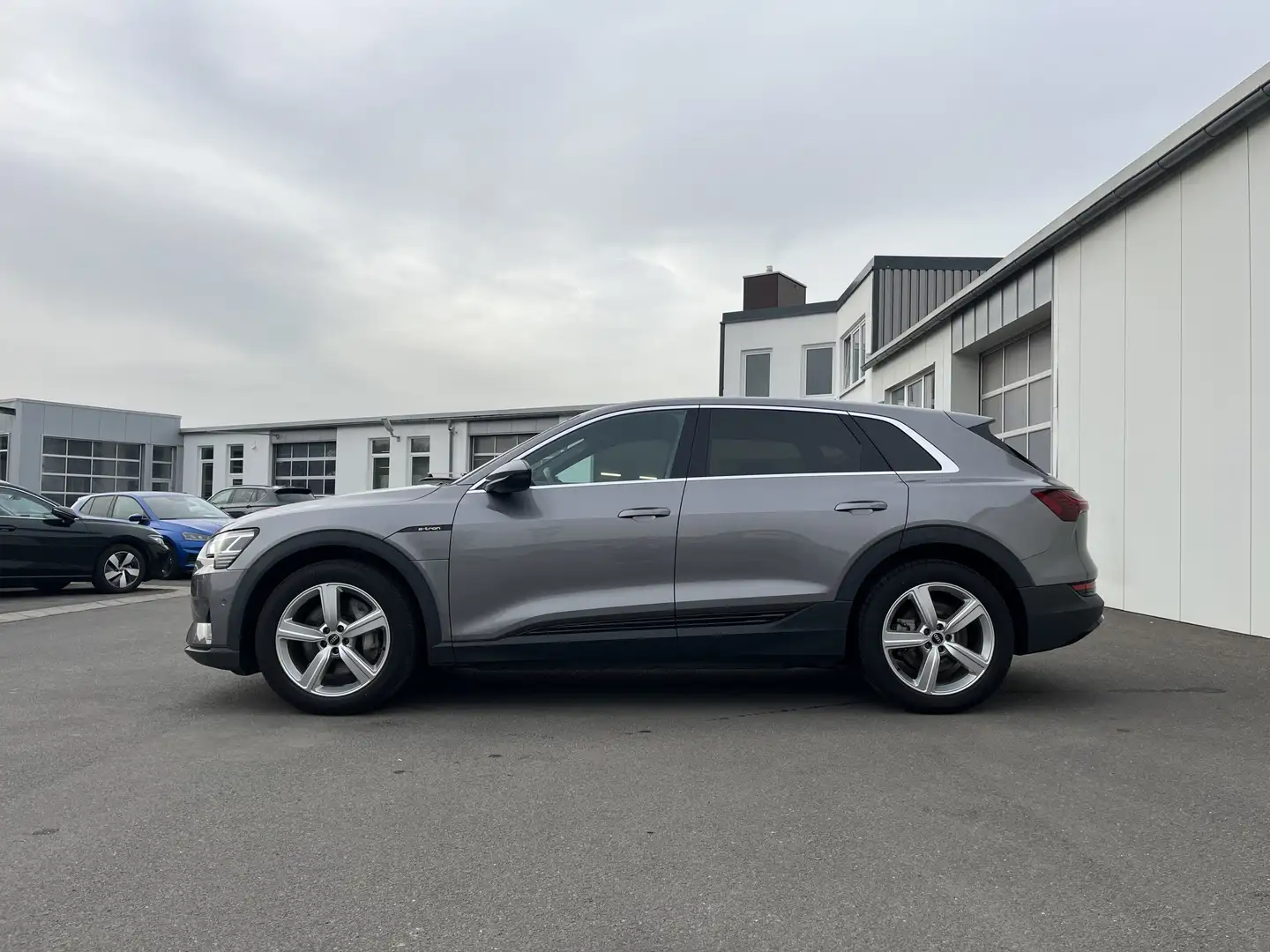 Audi e-tron 50 quattro S line 169€ m. 20% Anzahlung AHK Head Gris - 2