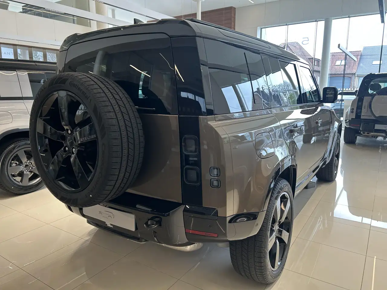 Land Rover Defender 110 SE Dyn Ed Lichte vracht — foto 2